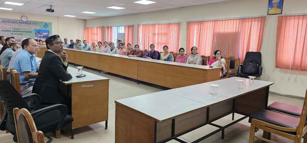 HPTU VC discussed academic topics