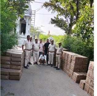 पुलिस की गिरफ्त में आरोपी