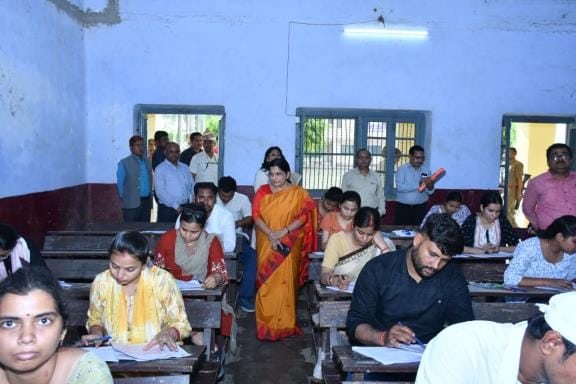 Seeing less light in the examination hall, the Minister of State for Higher Education said, make adequate arrangements for light
