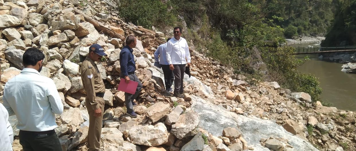 Public will get convenience due to construction of bridge in Aonlaghat