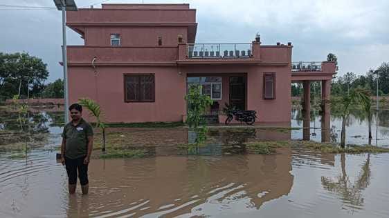 The Vice Chancellor's residence got submerged due to waterlogging in the university