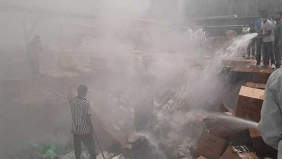 Fire broke out in a tissue paper manufacturing company, goods burnt to ashes
