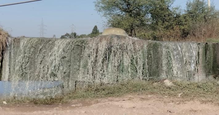 The fine amount has reached more than 15 crores, but the pollution of Sukhna Cho is not stopping