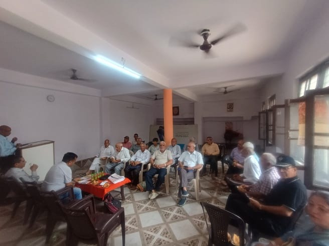 Him-Anchal Pensioners Association Bijhari held a meeting, expressed anger against the government over their demands