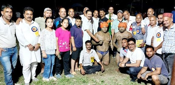 Dheeraj became the winner in Choti Mali and Mukesh became the winner in Badi Mali