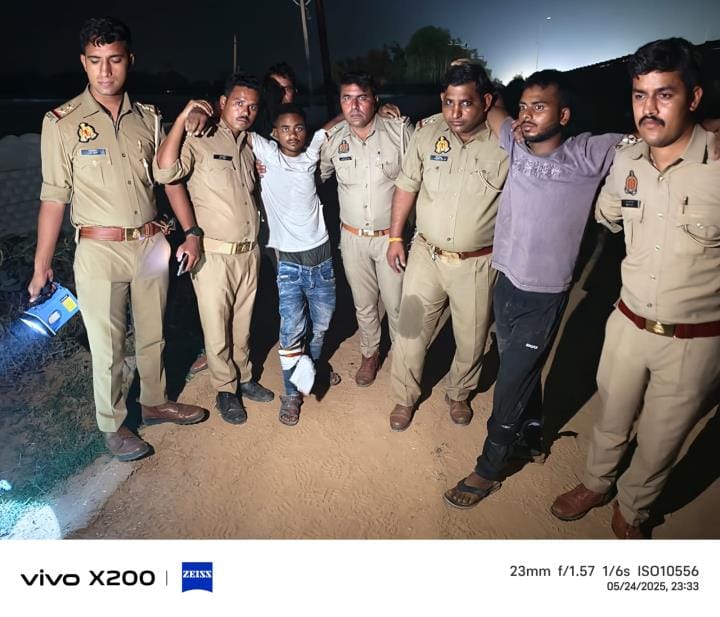 Four criminals caught in an encounter, two got shot in their legs