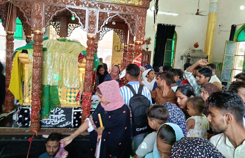 On hearing the events of Karbala, the mourners beat their chests