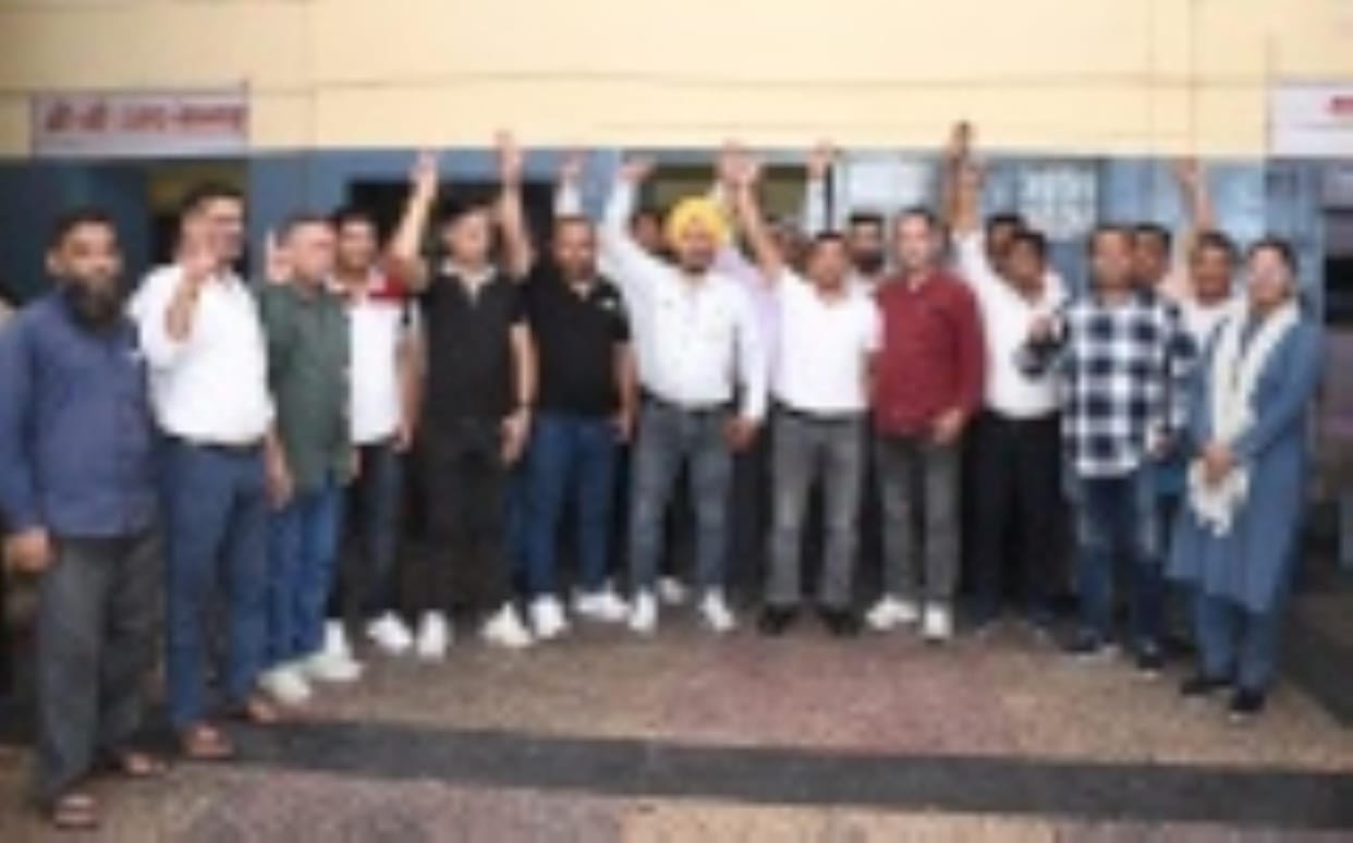 Roadways employees protest against corporation management