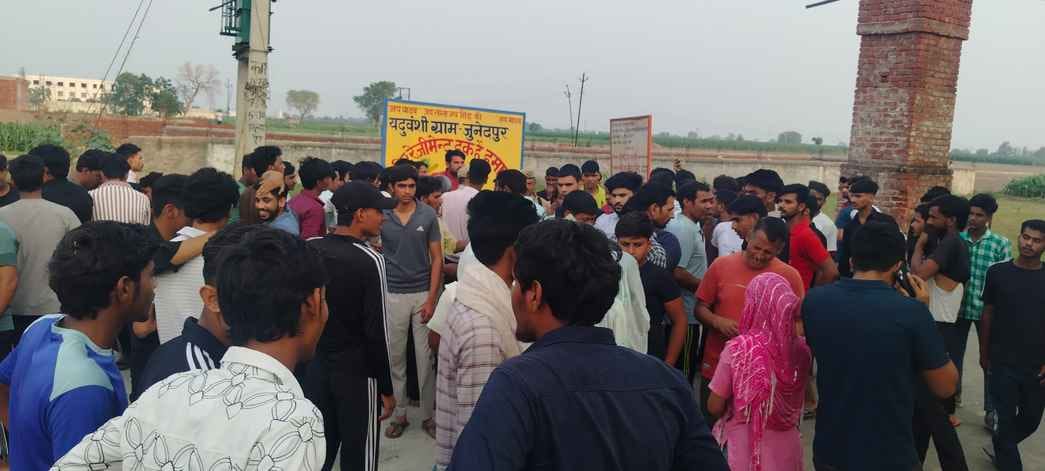 Tension between two parties over the board of the community