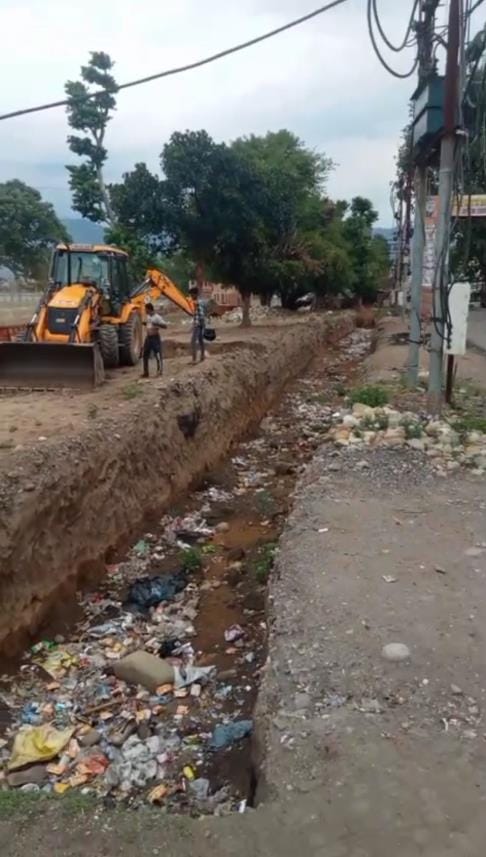 RPF removed four huts that were coming in the way of drain construction on the railway road.