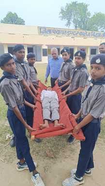Children learned first aid in summer camp