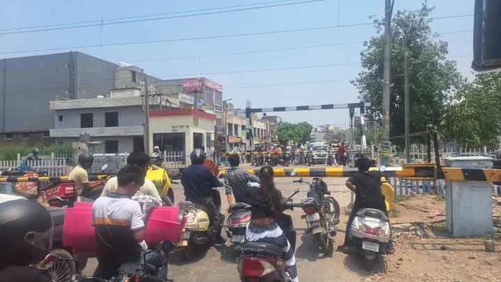 Dhakoli Railway Gate: First underbridge, then overbridge, now the file is stuck in the Railway Ministry