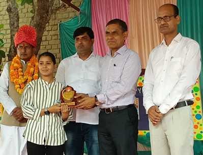 Students honored in Khori's government school