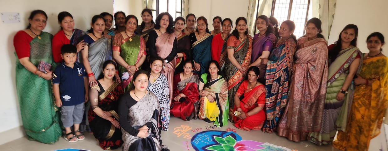 Women gave the message of yoga through Rangoli