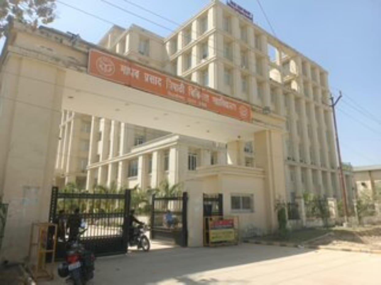 Specialists did not come to the medical college even after four years