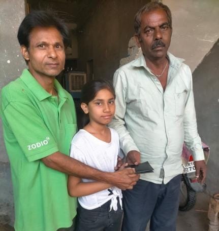 A nine-year-old girl returned a purse found abandoned on the street