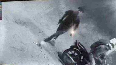 Bike-riding criminals threw a slip at the contractor demanding a ransom of 5 lakh, the entire incident was captured on CCTV camera