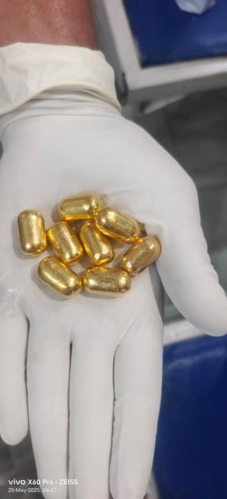 27 gold capsules were recovered from the stomachs of four smugglers