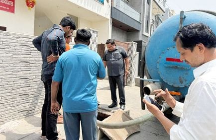 Sewer pipeline stuck in Gandhi Nagar for 6 months, residents troubled by foul smell