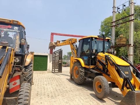 Yellow paw on illegal construction in Julana