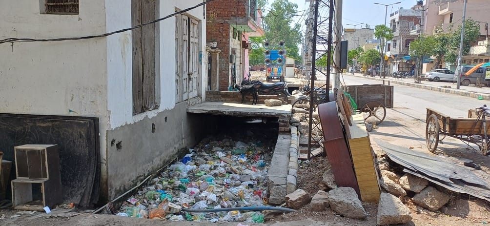 Only 22 out of 89 drains in the city are clean, roads are also broken