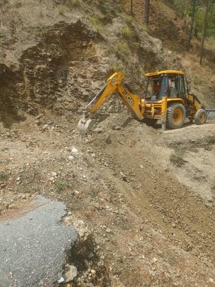 Dhaun-Baroli road opened after three days, people got relief