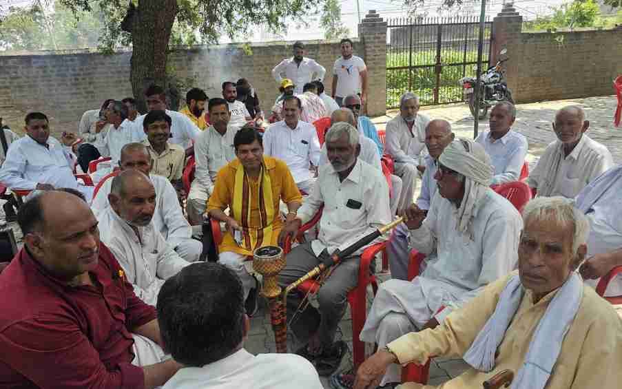 Bhandara organized in the temple of Daboda's grandfather Johar