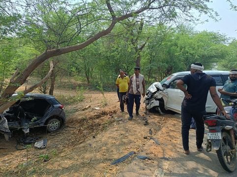 Girl dies, nine injured in head-on collision between cars