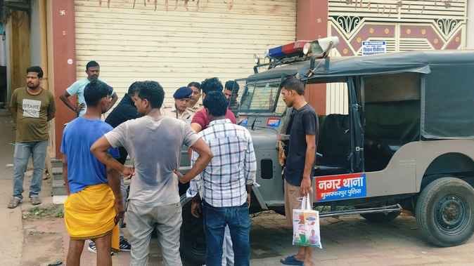 Muzaffarpur Bihar news :traceless young dead body found in temple pond police investigate more detail