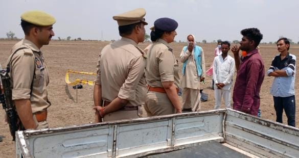 Dead body of a youth found in a field, murder suspectedDead body of a youth found in a field, murder suspected