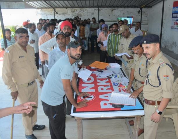 Verification of e-rickshaws started, 120 drivers arrived on the first day