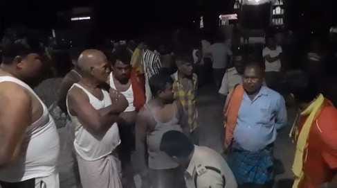 Vaishali Bihar News : elderly man died in road accident vaishali news bihar police