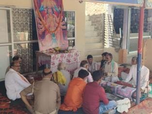 A rally of faith gathered in the court of Bajrangi