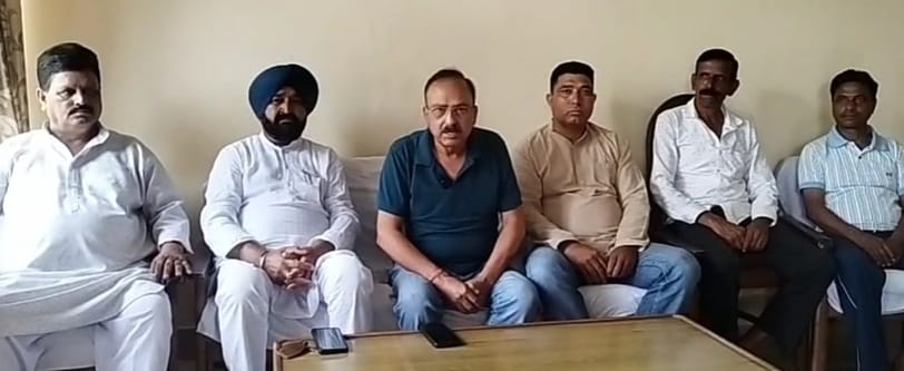 14 panchayats united against poor health services in CHC