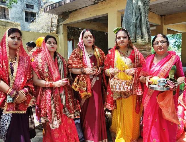 Married women kept Vat Savitri fast and prayed for the long life of their husbands