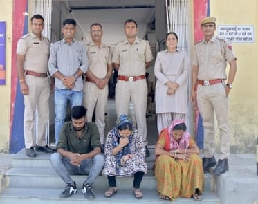 पुलिस गिरफ्त में बुजुर्ग को ब्लैकमेल करने के आरोपी
