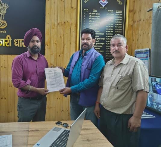 Jai Chipla Kedar Taxi Union President resigns