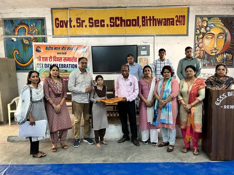 Students were told in detail about the tax system of the country