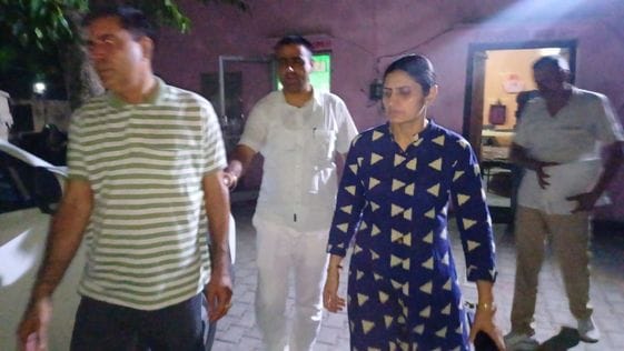Enforcement Bureau's ASI and private computer operator arrested for taking bribe