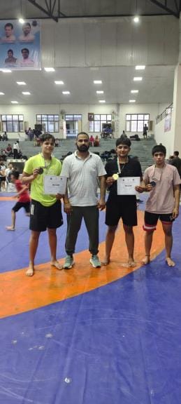 Wrestler Manisha won gold in the Under-17 National Wrestling Championship.