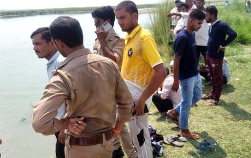 A youth from Kasganj drowned at Kachla Ghat, search continues