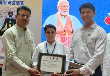 Chief Minister Naib Singh Saini honored Yogacharya Renu Verma