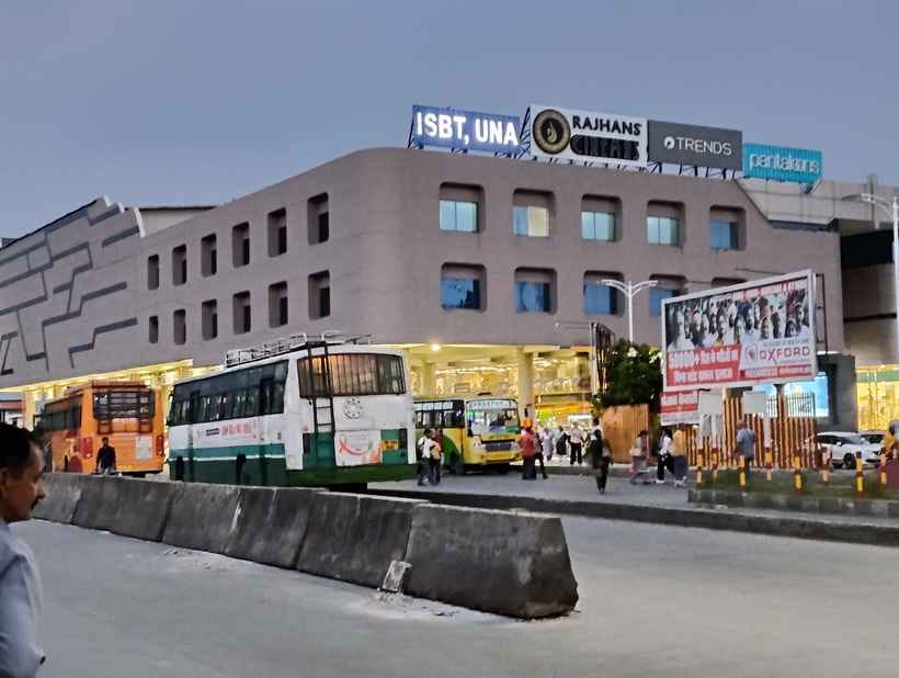 Restrictions on alighting passengers at the entrance of the bus stand