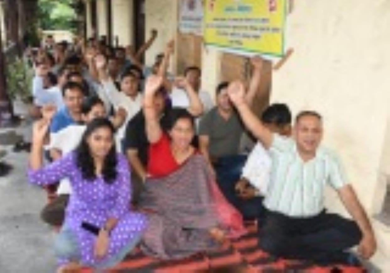 Lekhpal remained on strike on the second day as well