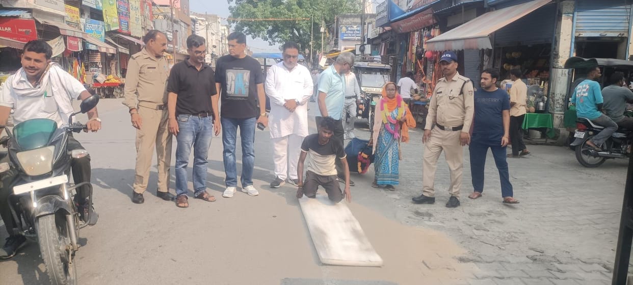 Jaydev Sana of Sundarpur set out on a Dandavat Yatra with his mother