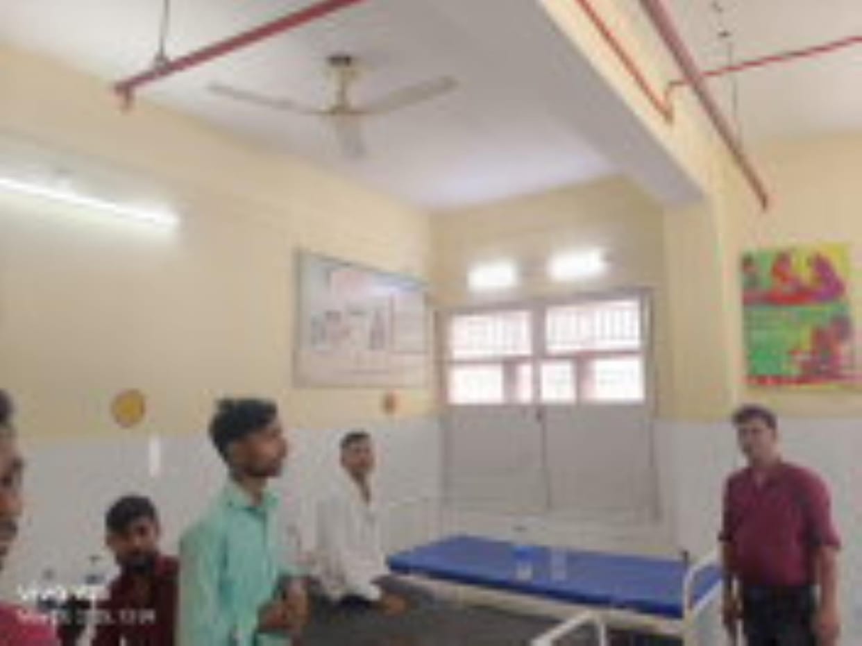 Condition of district hospital: Fan in the ward is not working, patient is on stretcher since two days