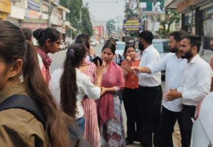 Rosh in students on non-issuance of roll numbers
