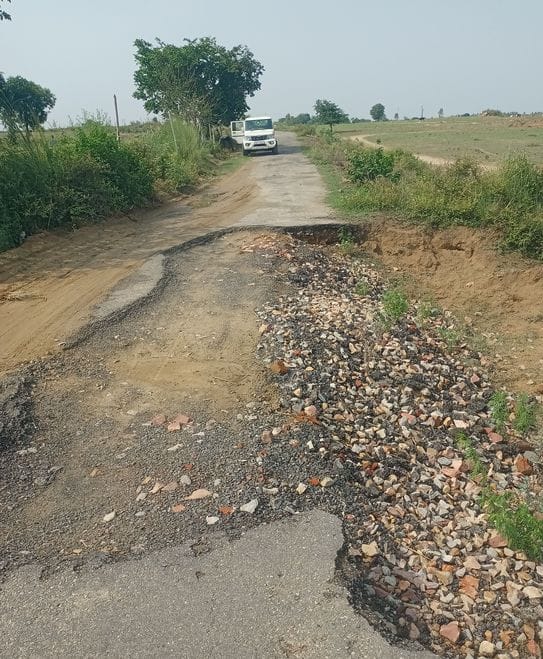 There is a pit as soon as you get off the bridge, an accident can happen anytime