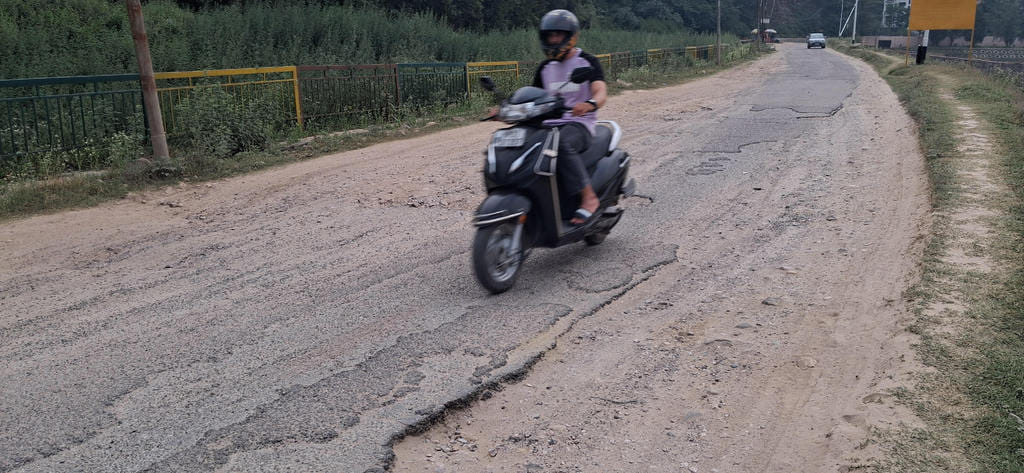 The city is beautiful but the connecting roads are in bad condition, travelling is risky