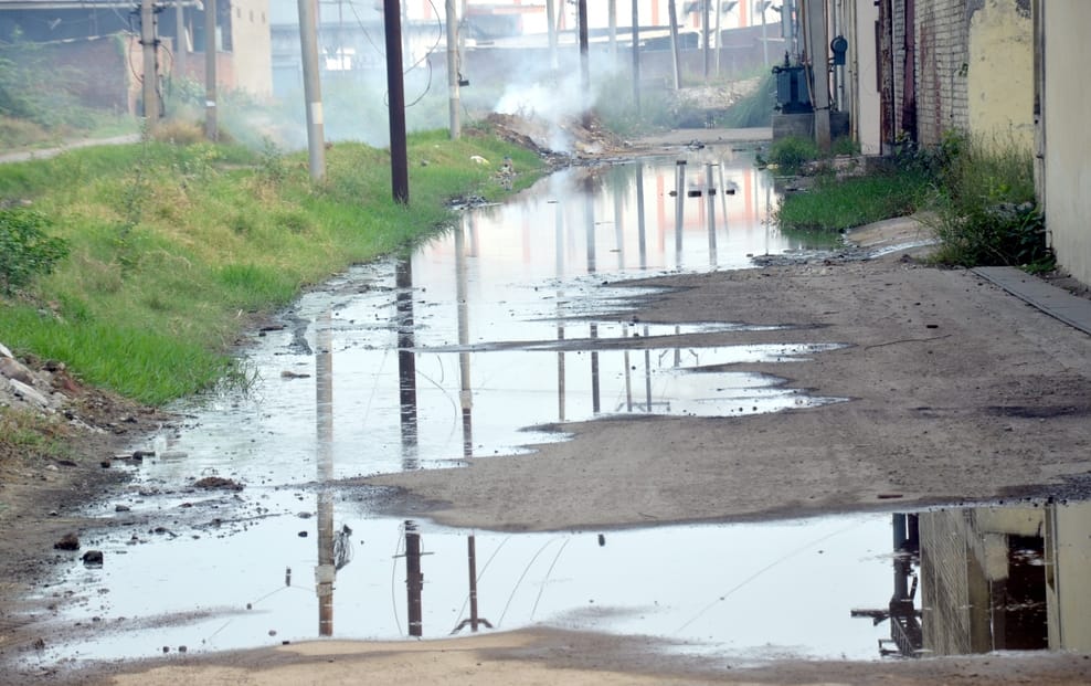 Entrepreneurs are troubled due to clogged drain